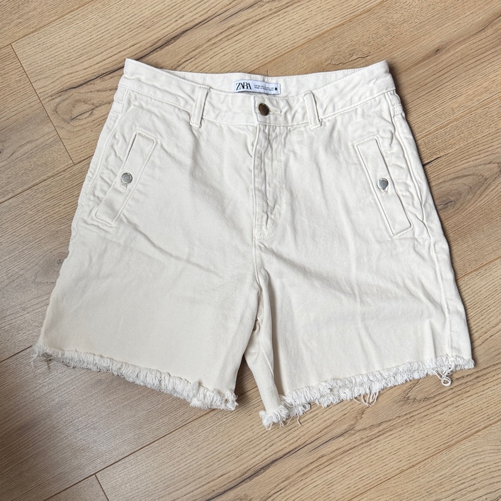 Zara Women's White Frayed 100% cotton Jean Shorts